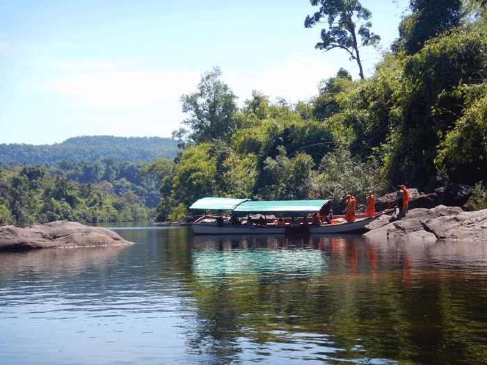 monniken Tatai waterval Cambodja