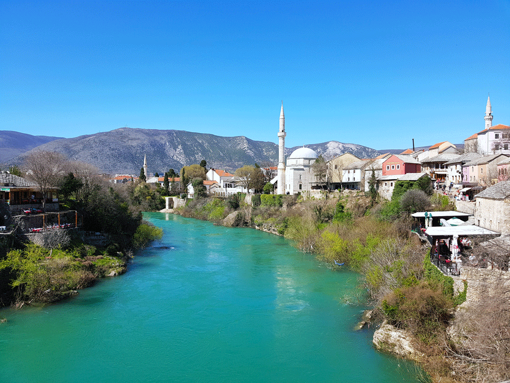 Rivier de Neretva in Mostar Bosnië en Herzegovina