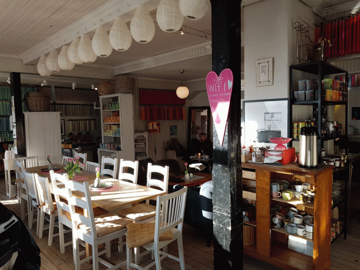 Koffie hotspot Henningsvaer cafe op de Lofoten
