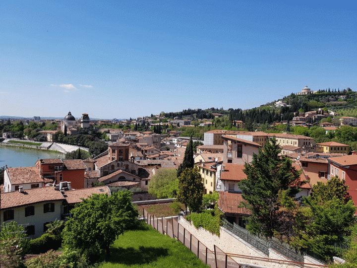 Mooiste uitzichten over Verona vanaf Castel St. Pietro