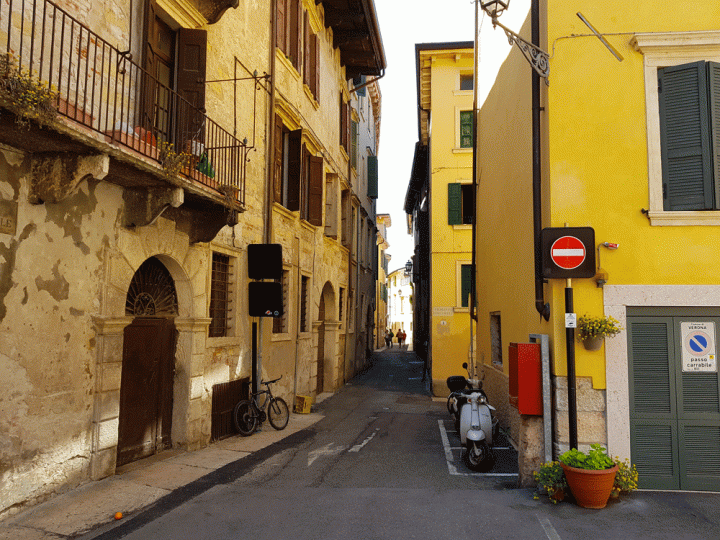 Kleurrijke bezienswaardigheden in Verona